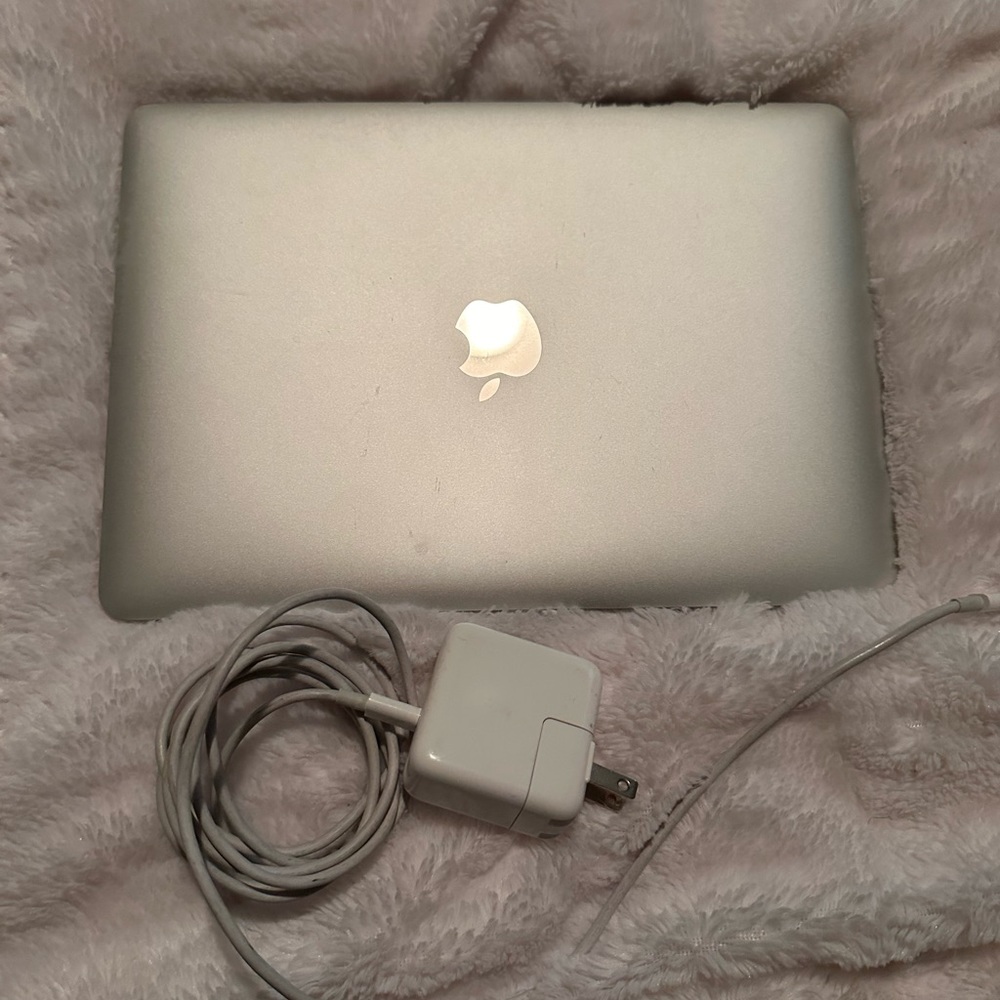 MacBook m3 1.2GHz 12" (Mid 2017) 256GB SSD